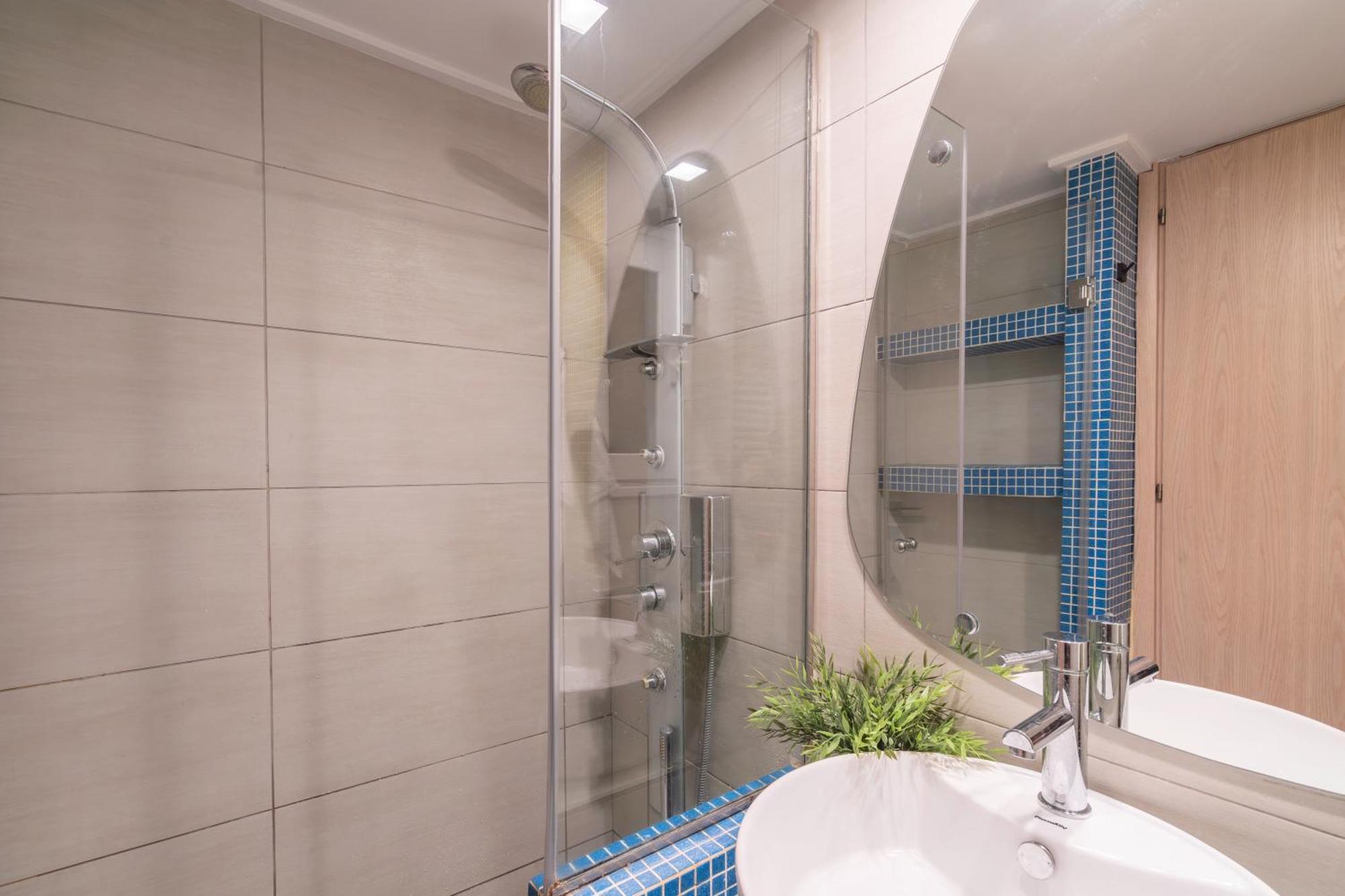 City Oasis: Newly Renovated 2Br Apt In City Center Atenas Exterior foto