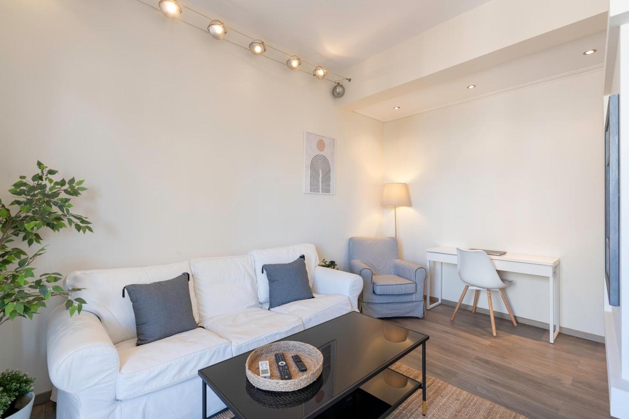 City Oasis: Newly Renovated 2Br Apt In City Center Atenas Exterior foto