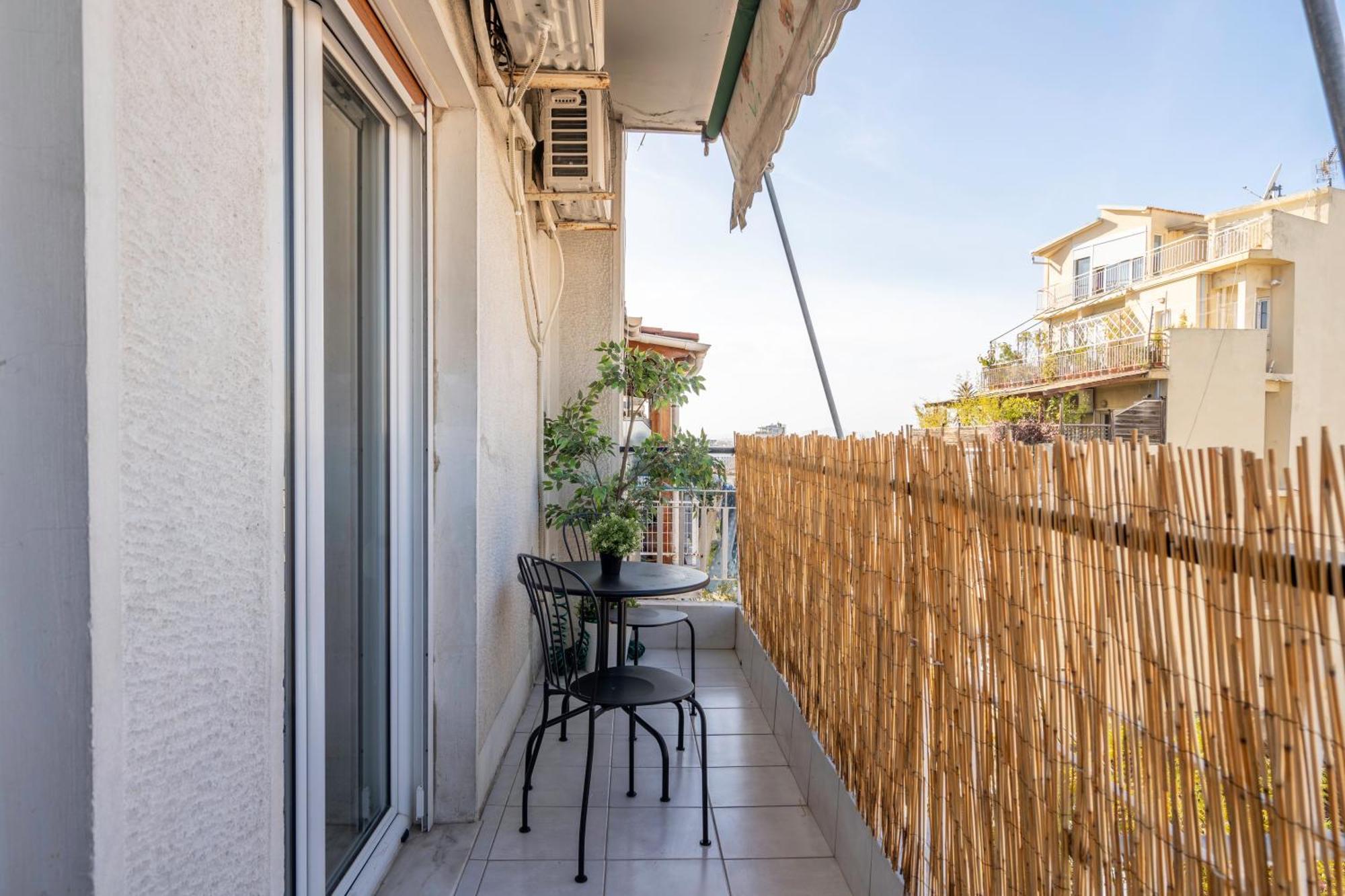 City Oasis: Newly Renovated 2Br Apt In City Center Atenas Exterior foto