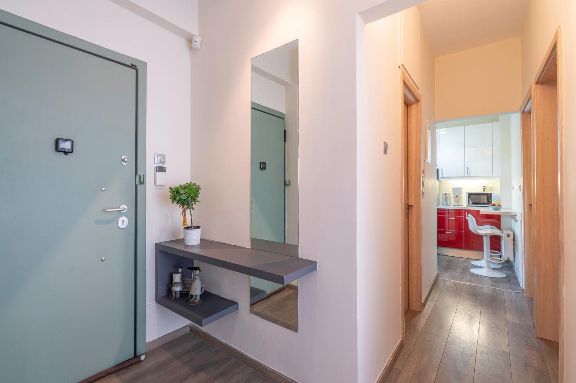 City Oasis: Newly Renovated 2Br Apt In City Center Atenas Exterior foto
